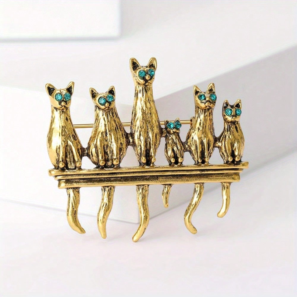 Vintage Fashion Enthusiasts - Broche Vintage con Diseño de Familia